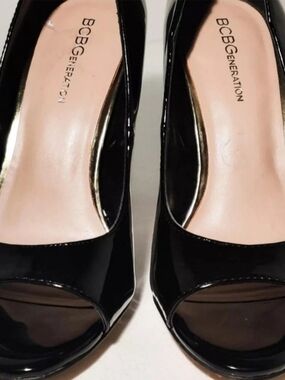 BCBG JEWEL Womens 7B Black Open Toe Patent Leather Style Stilettos Like New